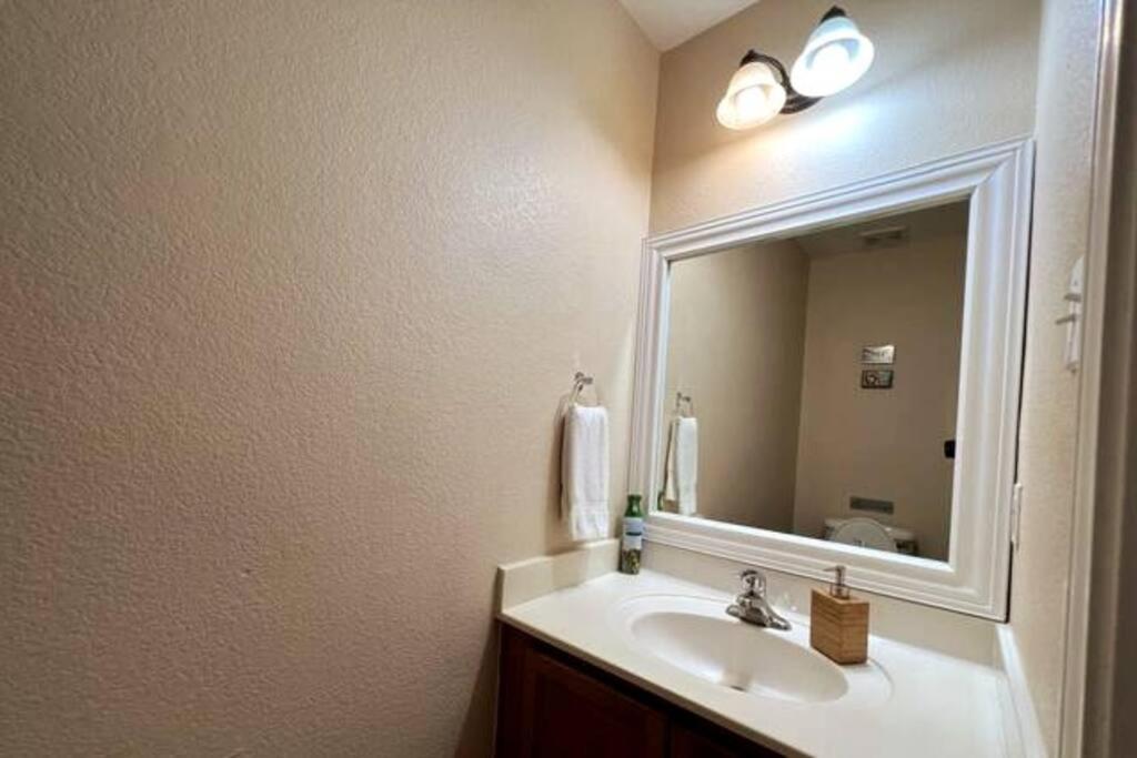 Cozy 3-bed Garden - 10 Mins To Ut Stadium And Downtown *