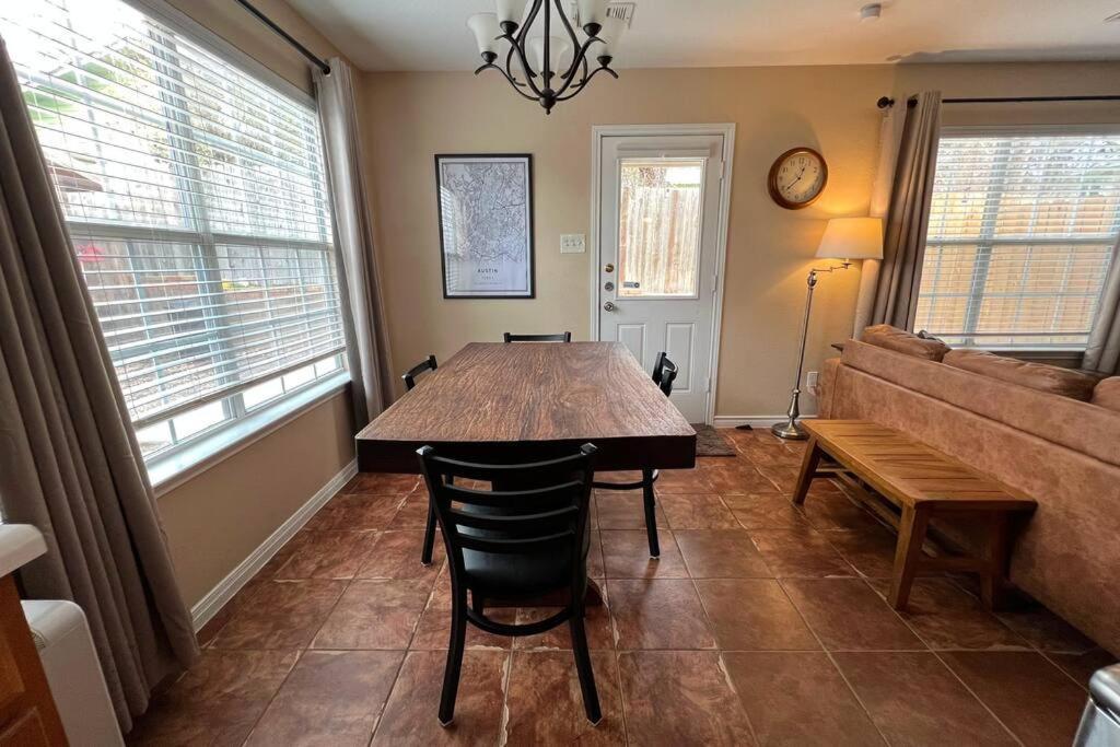 Appartamento Cozy 3-bed Garden - 10 Mins To Ut Stadium And Downtown *